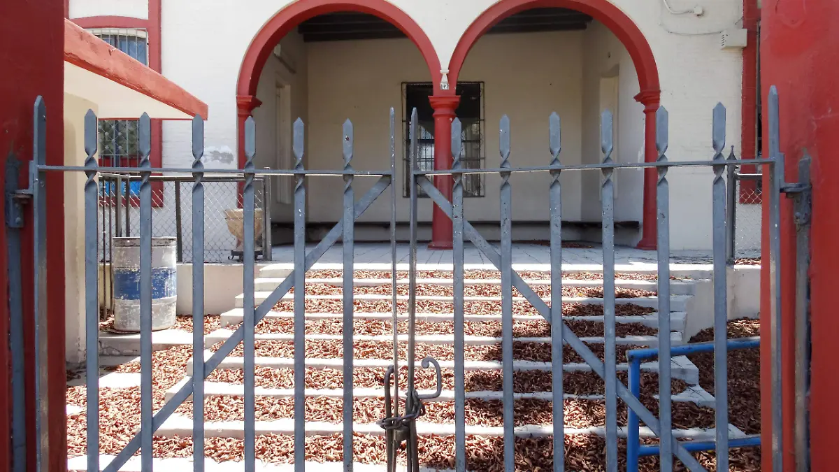 080620- Escuelas abandonadas por cuarentena- Anny Peñuñuri (1)